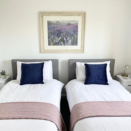 Comfortable And Spacious Superb Holiday Home In Llanelli, Dog Friendly Bagian luar foto