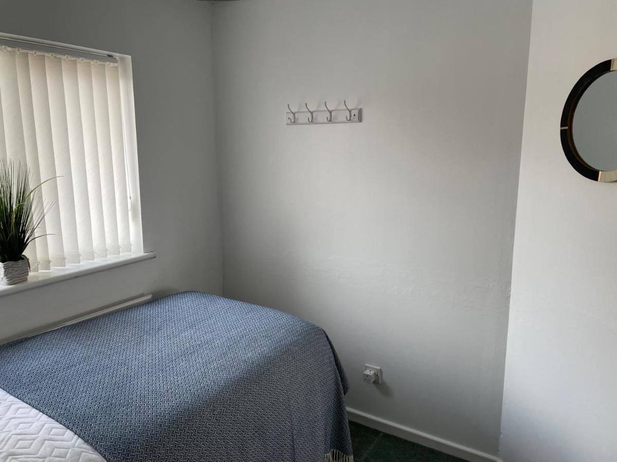 Comfortable And Spacious Superb Holiday Home In Llanelli, Dog Friendly Bagian luar foto