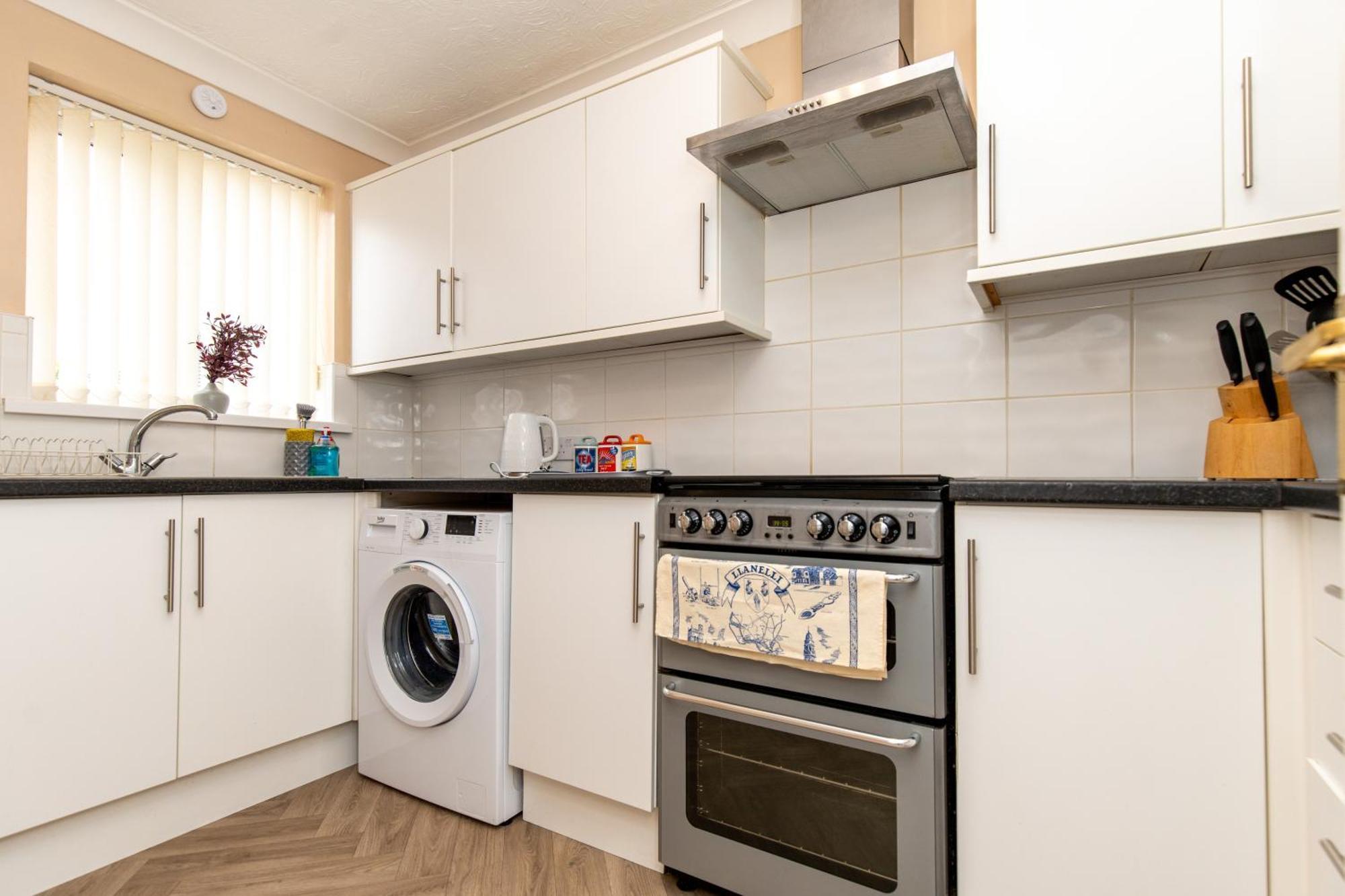 Comfortable And Spacious Superb Holiday Home In Llanelli, Dog Friendly Bagian luar foto