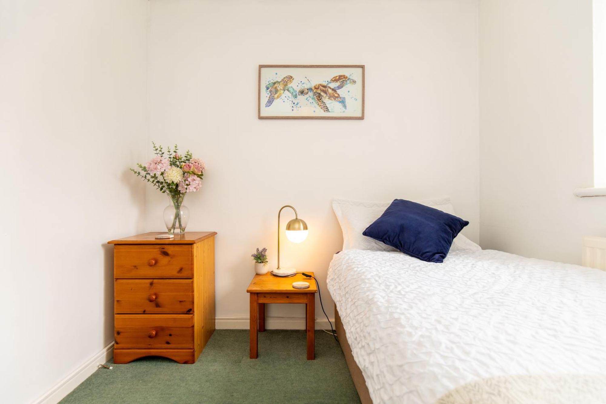 Comfortable And Spacious Superb Holiday Home In Llanelli, Dog Friendly Bagian luar foto