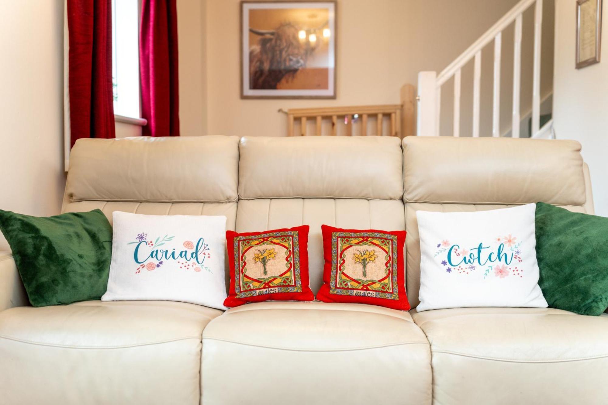 Comfortable And Spacious Superb Holiday Home In Llanelli, Dog Friendly Bagian luar foto
