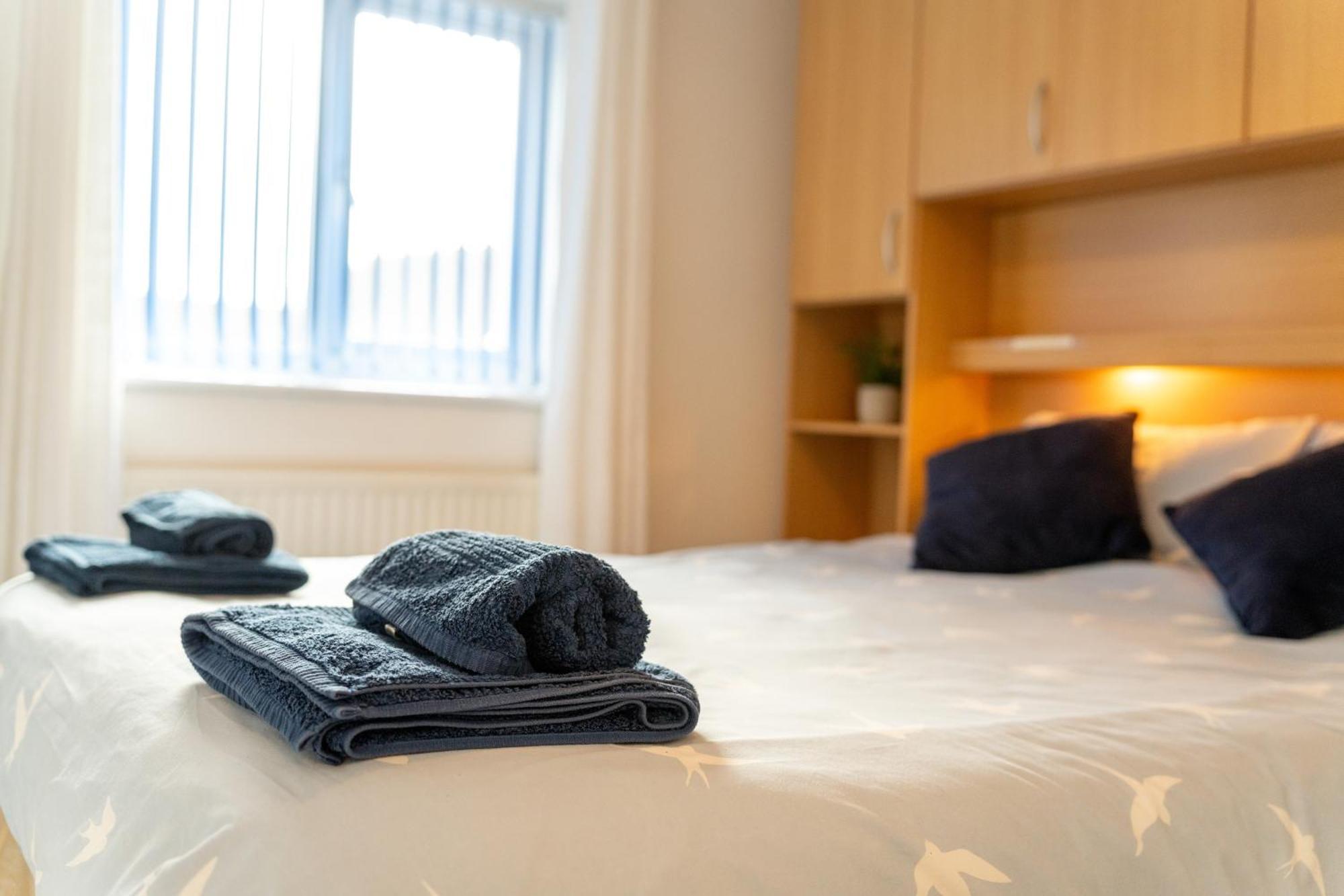 Comfortable And Spacious Superb Holiday Home In Llanelli, Dog Friendly Bagian luar foto