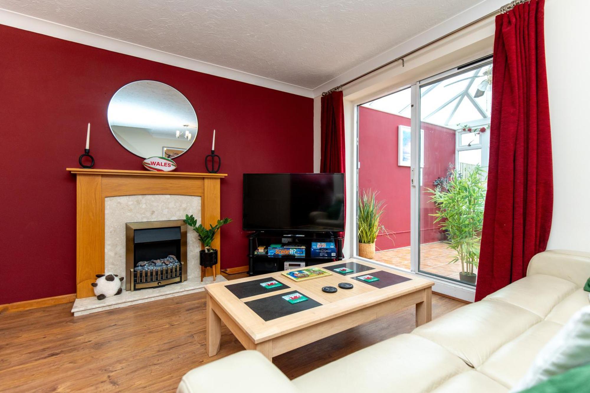 Comfortable And Spacious Superb Holiday Home In Llanelli, Dog Friendly Bagian luar foto