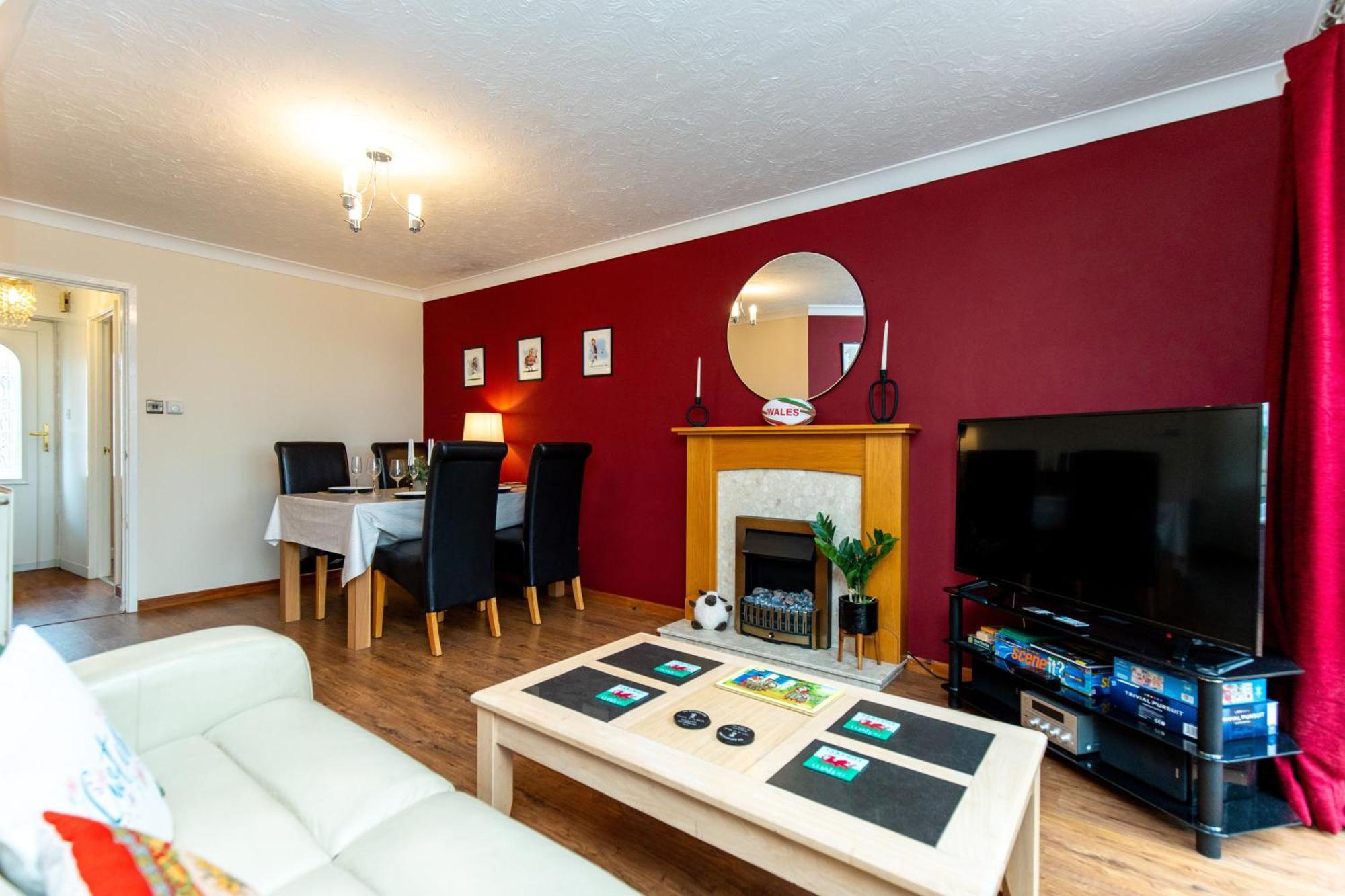 Comfortable And Spacious Superb Holiday Home In Llanelli, Dog Friendly Bagian luar foto