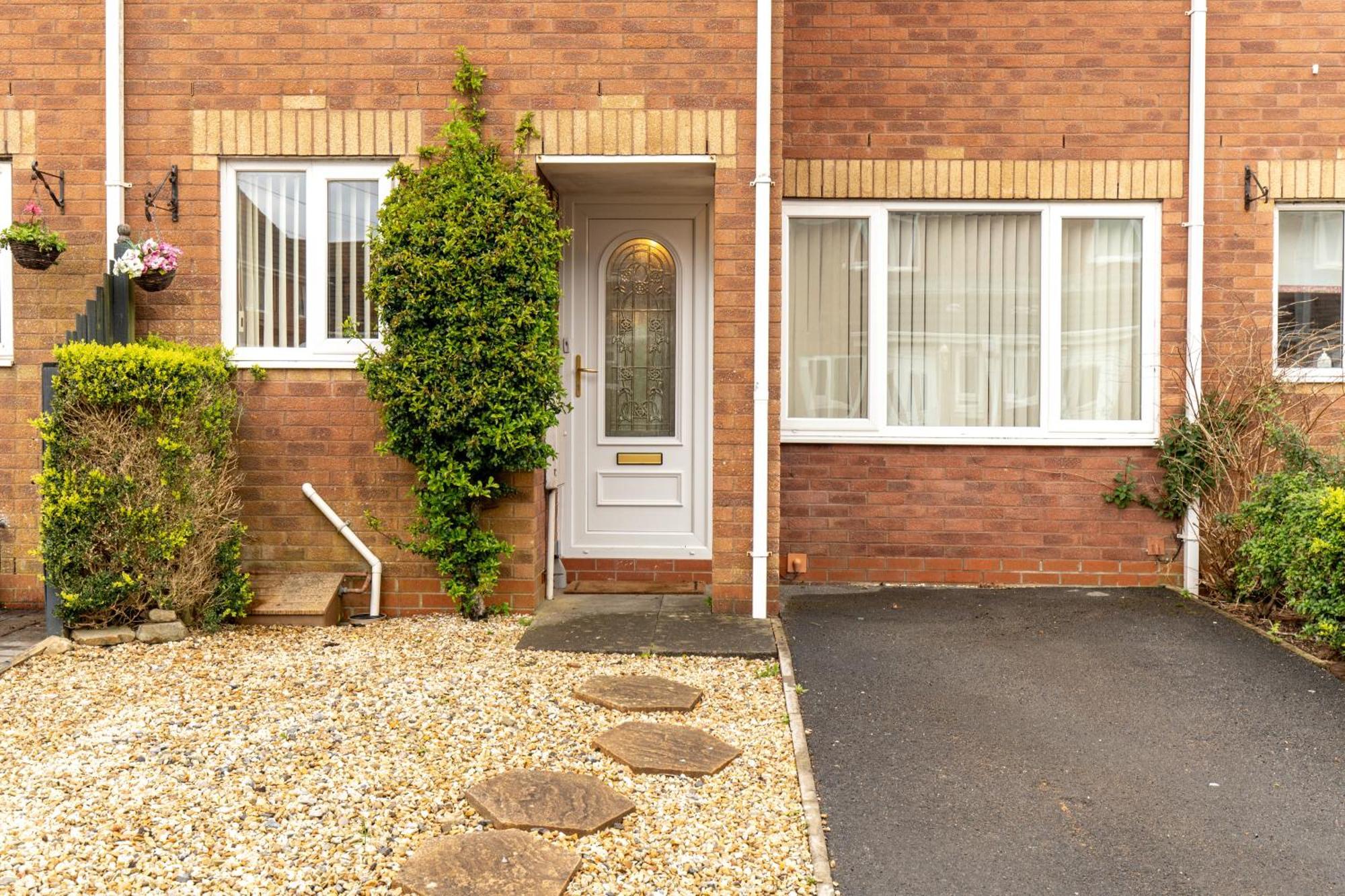 Comfortable And Spacious Superb Holiday Home In Llanelli, Dog Friendly Bagian luar foto