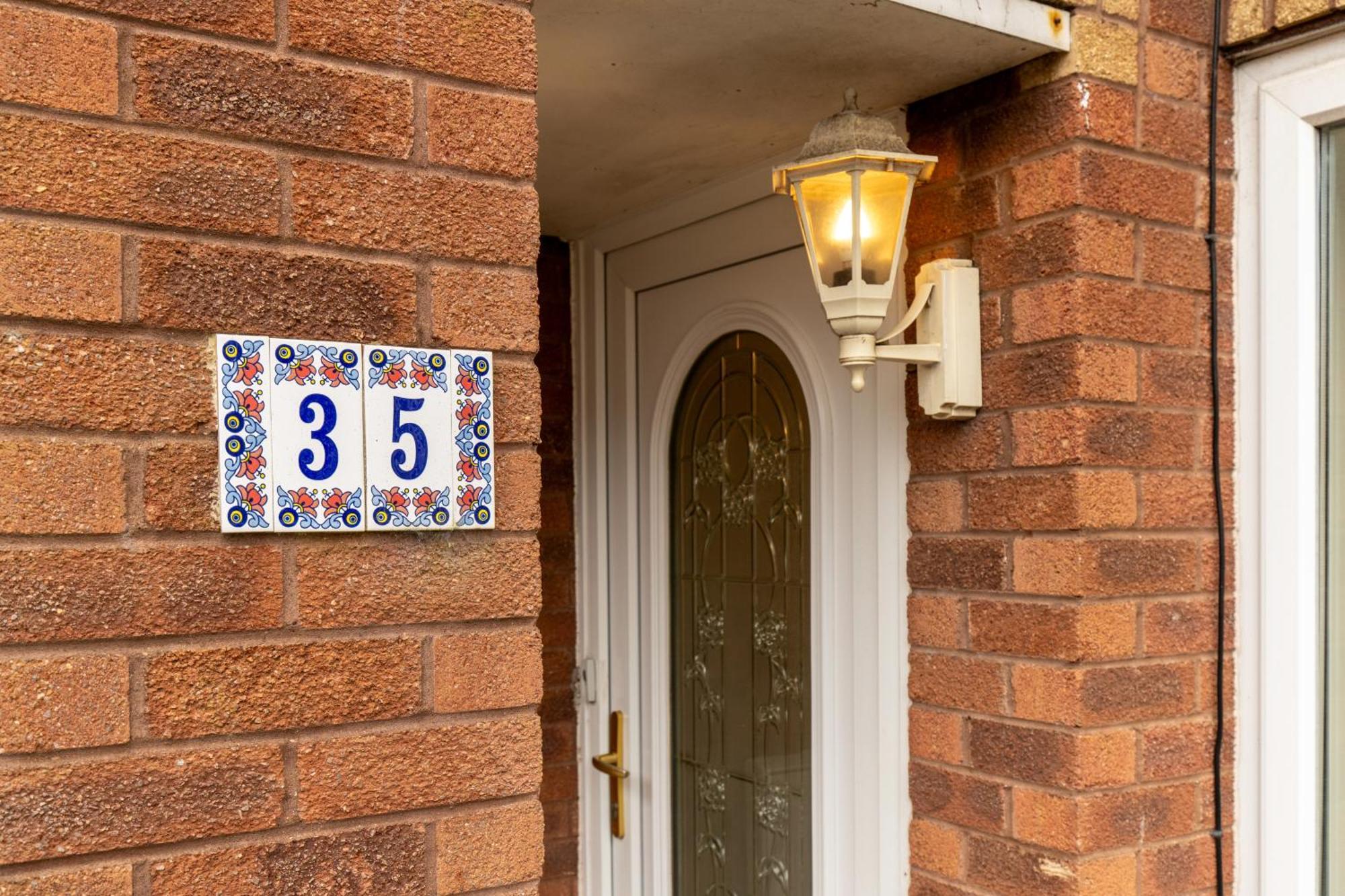 Comfortable And Spacious Superb Holiday Home In Llanelli, Dog Friendly Bagian luar foto