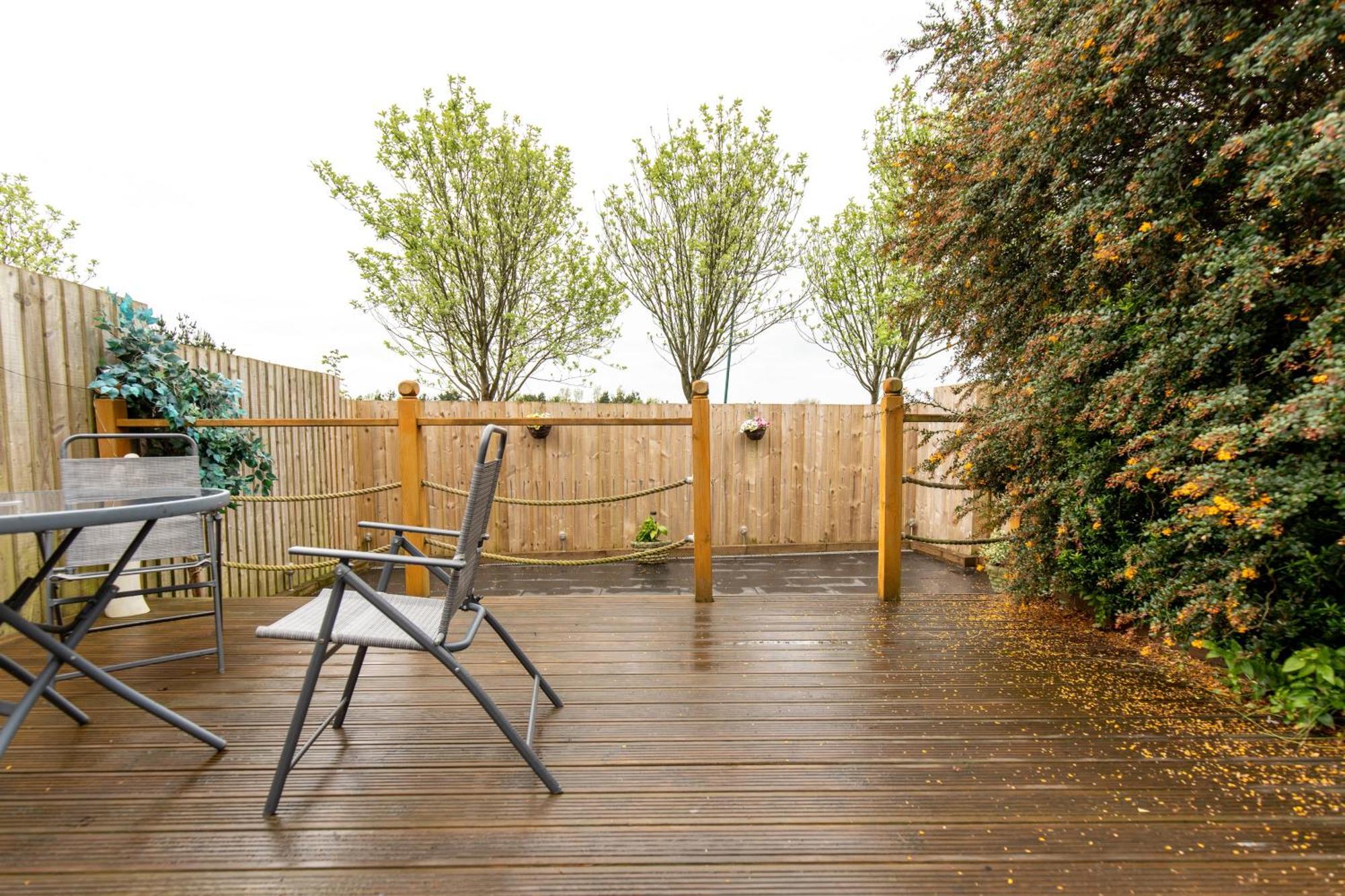 Comfortable And Spacious Superb Holiday Home In Llanelli, Dog Friendly Bagian luar foto