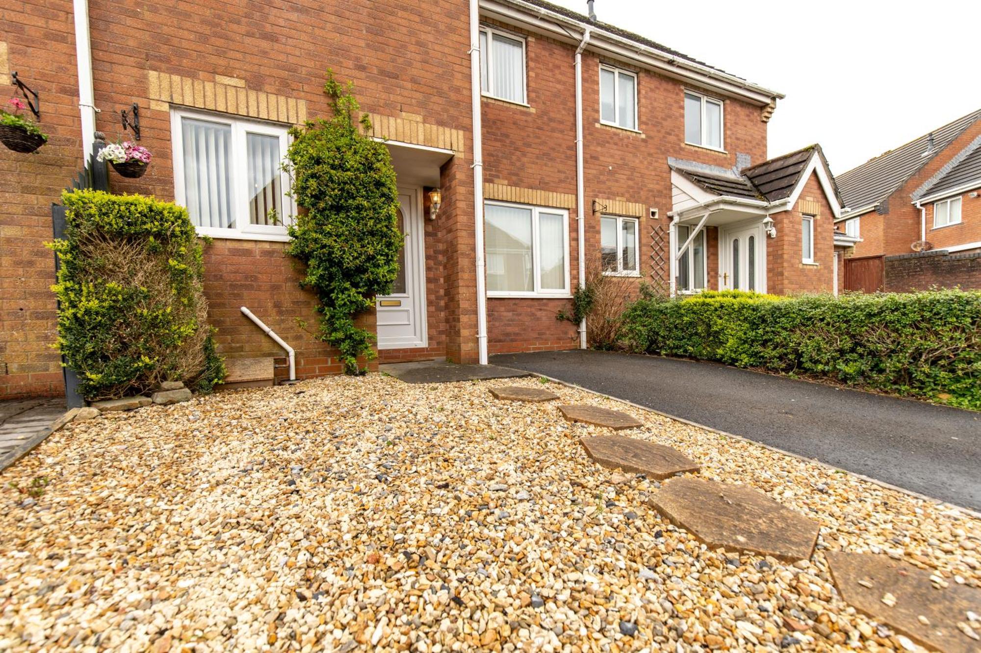 Comfortable And Spacious Superb Holiday Home In Llanelli, Dog Friendly Bagian luar foto