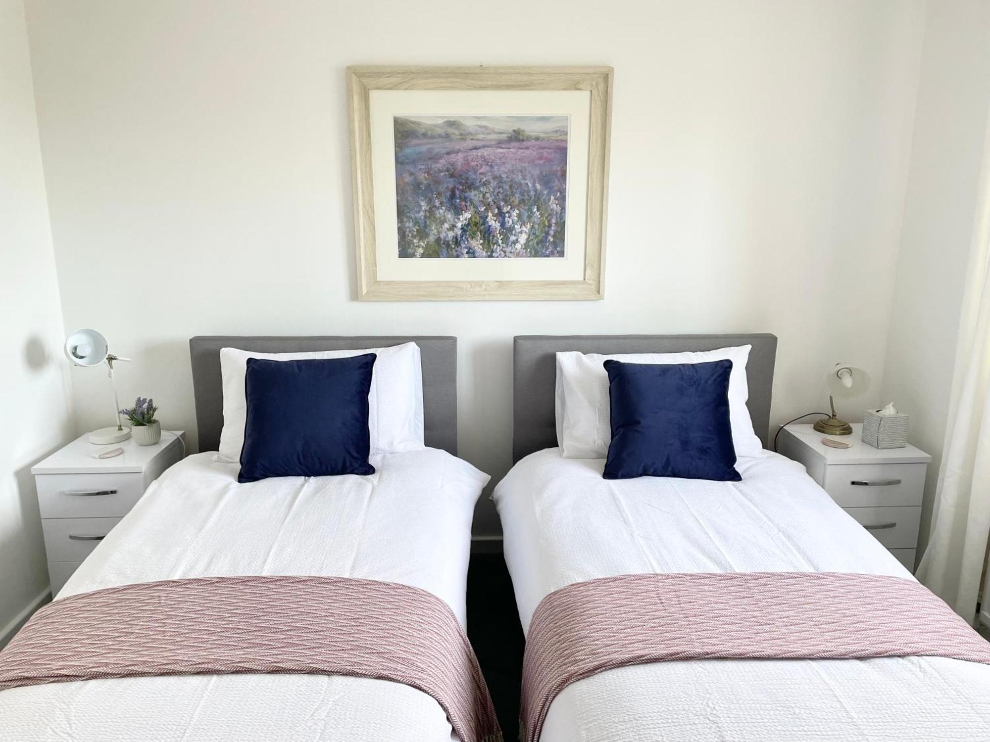 Comfortable And Spacious Superb Holiday Home In Llanelli, Dog Friendly Bagian luar foto